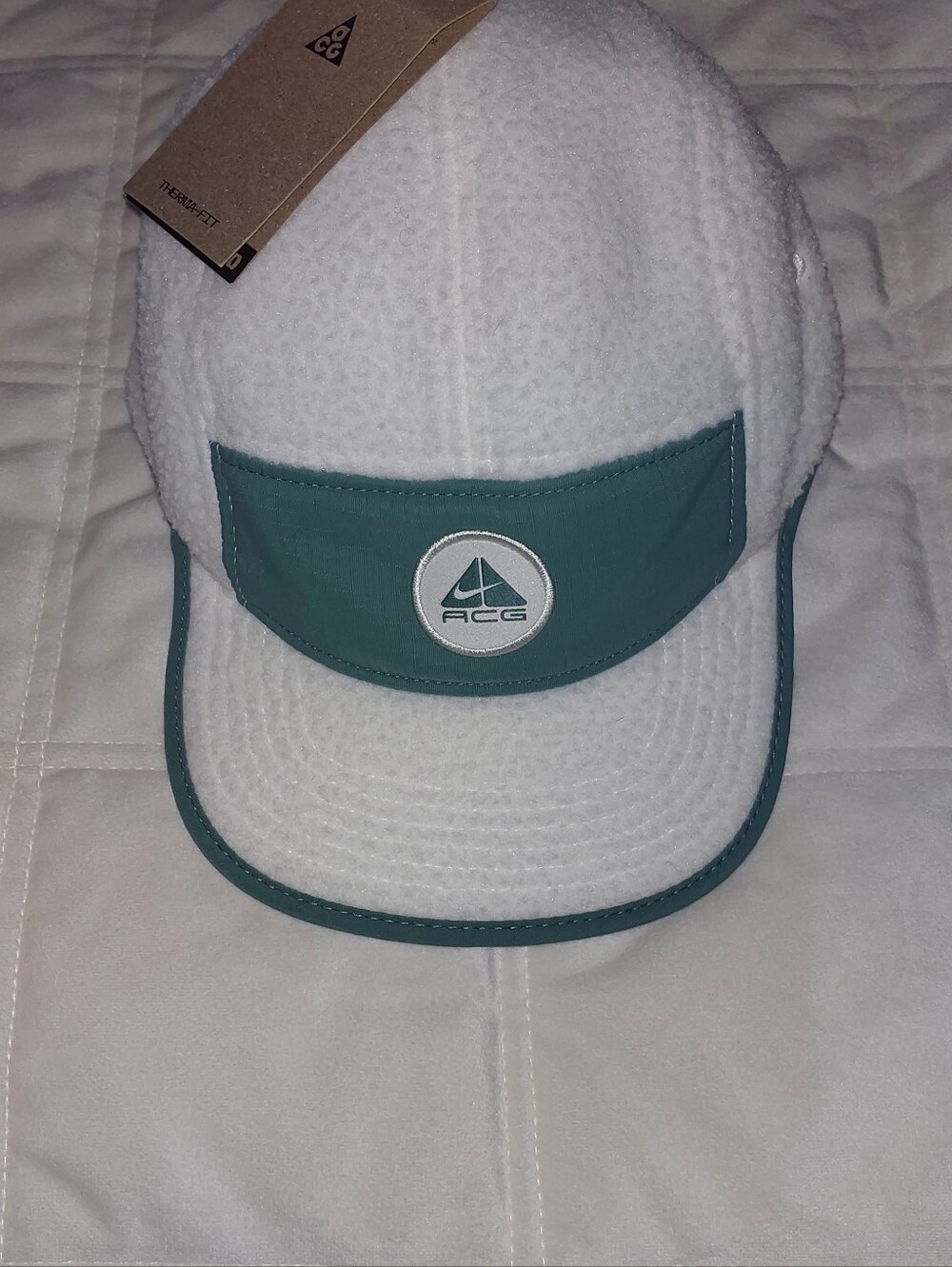 Nike ACG White and Teal Therma Fit Strapback Fleece Size M/L Unisex